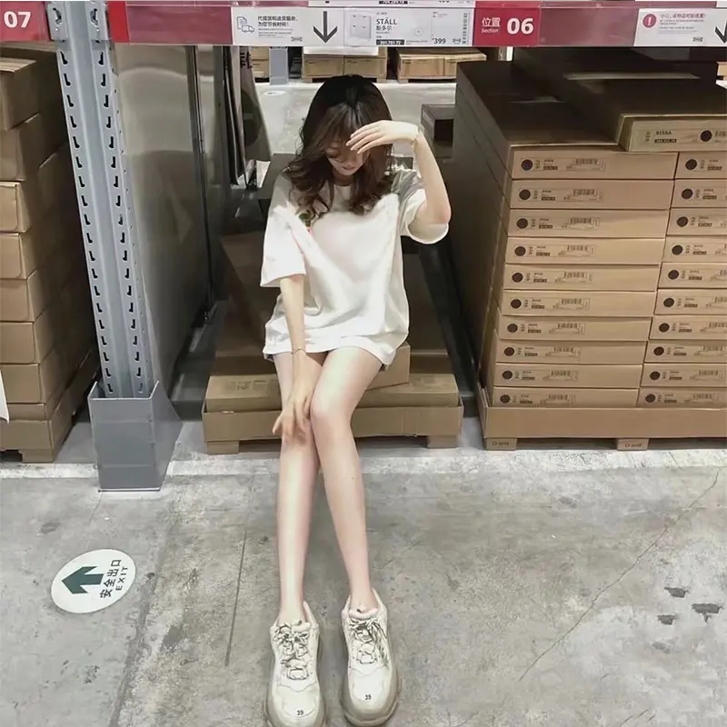 

Square collar short sleeve T-shirt female summer 2023 new design sense niche sweet and spicy collarbone chic short top ins tide