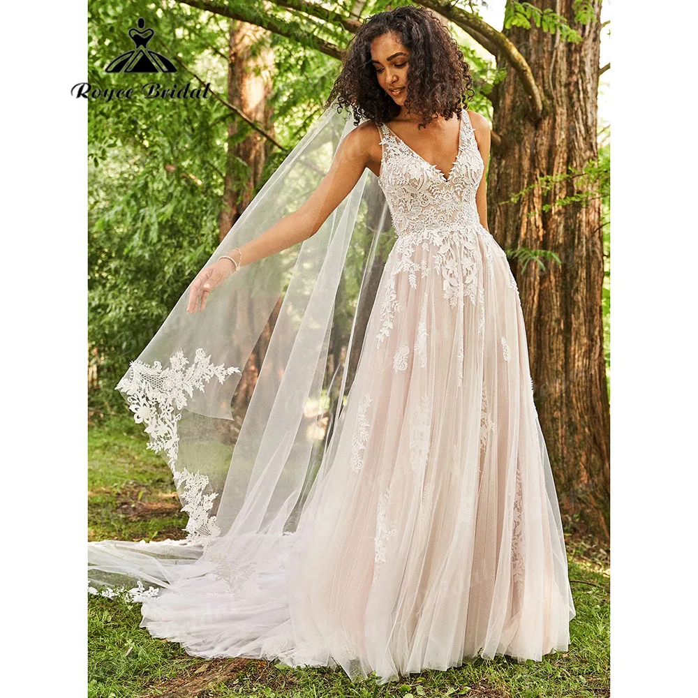 

Roycebridal V Neck Blush Pink A Line Boho Wedding Dress with Veil Lace Appliques 2023 Bridal Gowns Sweep Train abito da sposa