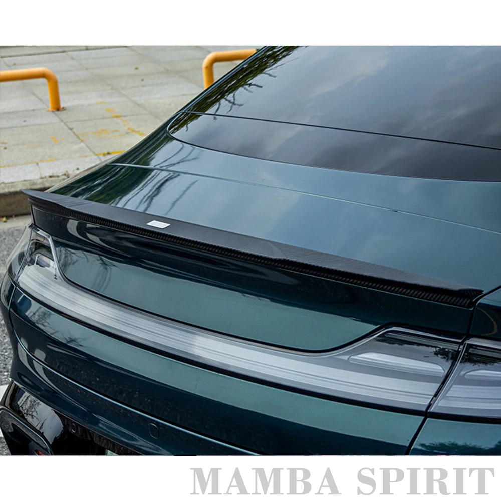 Фото Для Xiaomi SU7 EV: Спойлер на крышку багажника, в стиле MC, тип «утиный хвост», ABS, черный, под карбон, без сверления, аксессуары для установки №4