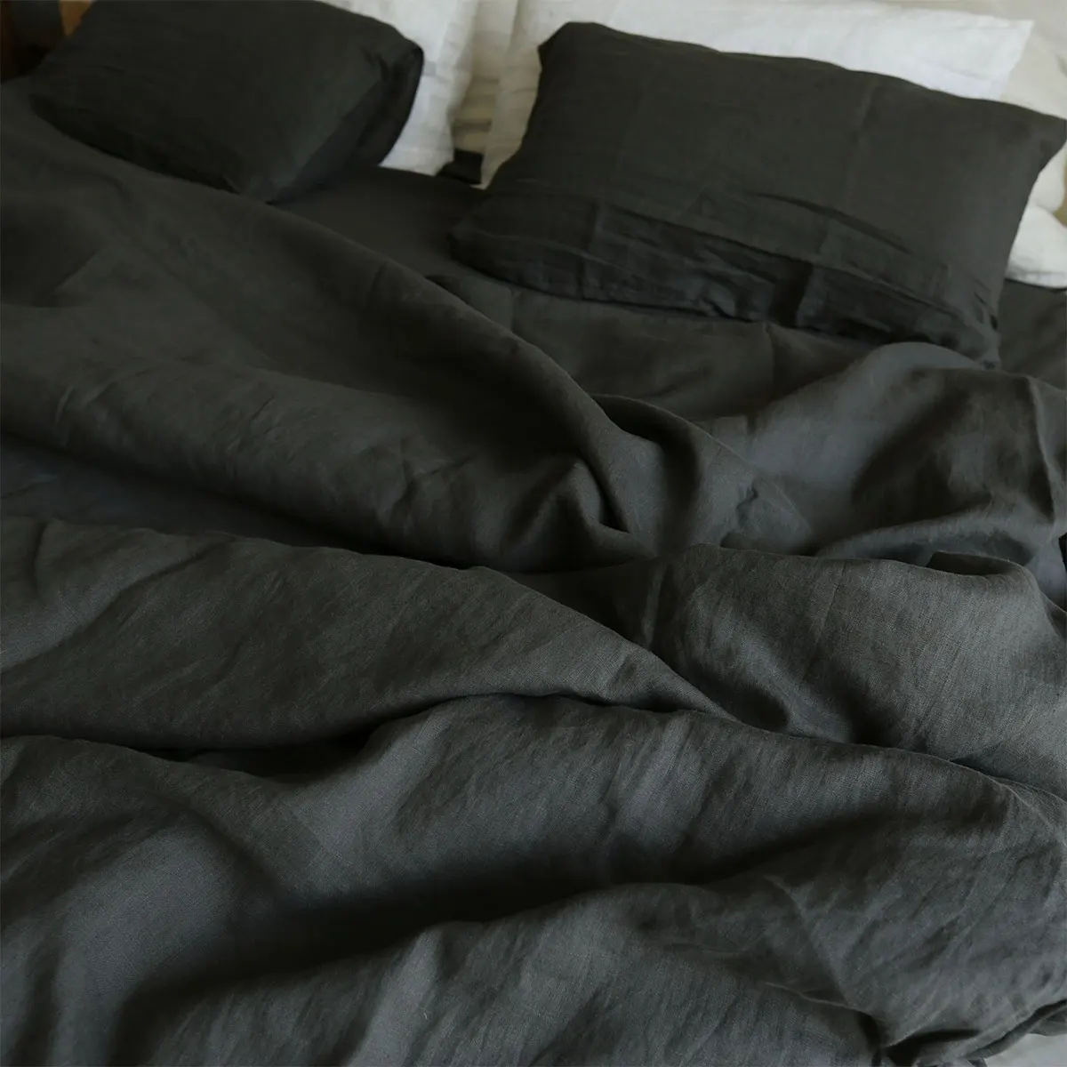Комплект постельного белья из чистого льна темно-серого цвета пододеяльник и