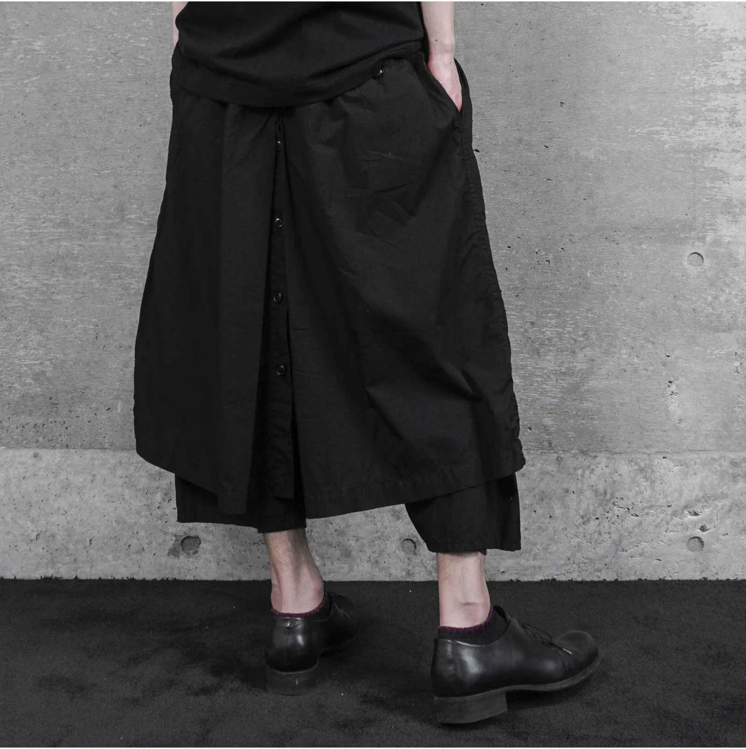 

lace-up Deconstructed double layer cropped trousers comfortable structure trousers dark designer men's culottes