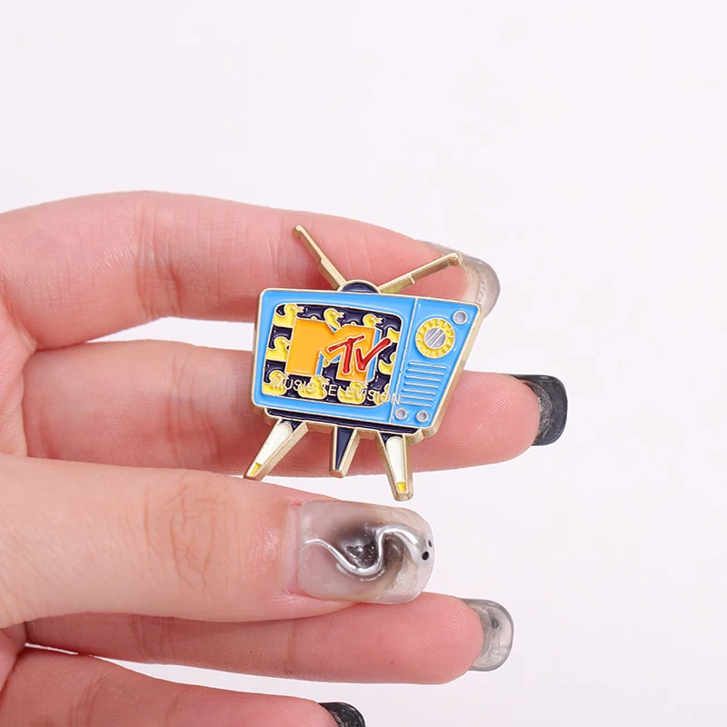 Эмалевые броши для телевизоров