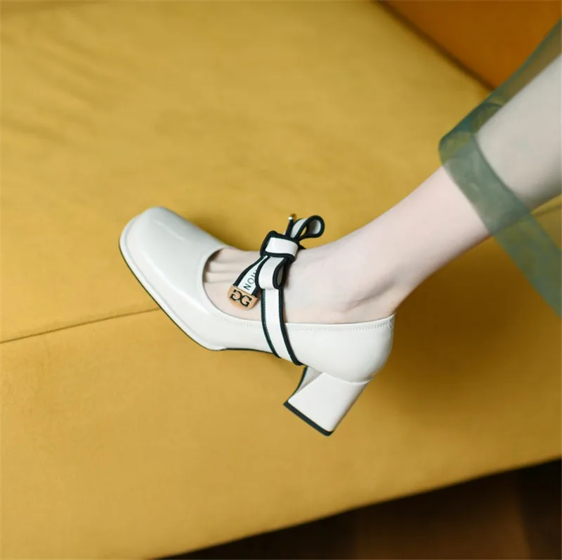 

2022 Spring/Autumn Fashion Women Shoes Patent Leather Woman Pumps Round Toe Full Leather Thick Heel Shoes Heels Women Heels