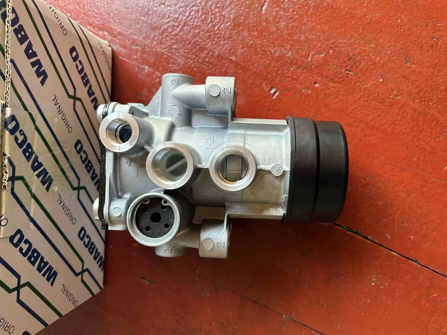 

9710020600 Relay Emergency Valve V-OLVO S-CANIA DAF European truck Parts