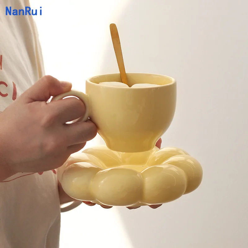 

Кофейная чашка с подсолнухом и блюдце, креативная керамическая чашка для послеобеденного чая, милый подарок на день рождения, свадьбу, моло...