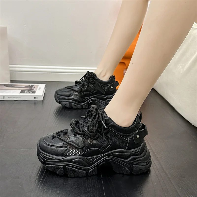 Новая женская повседневная модная спортивная обувь большого размера удобная