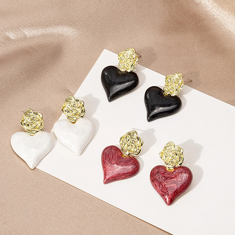 

Retro Enamel Heart Earrings for Women Girls Gold Elegant Rose Drop Earrings Dangle Ear Lovely Vintage Jewelry Wholesale Gifts