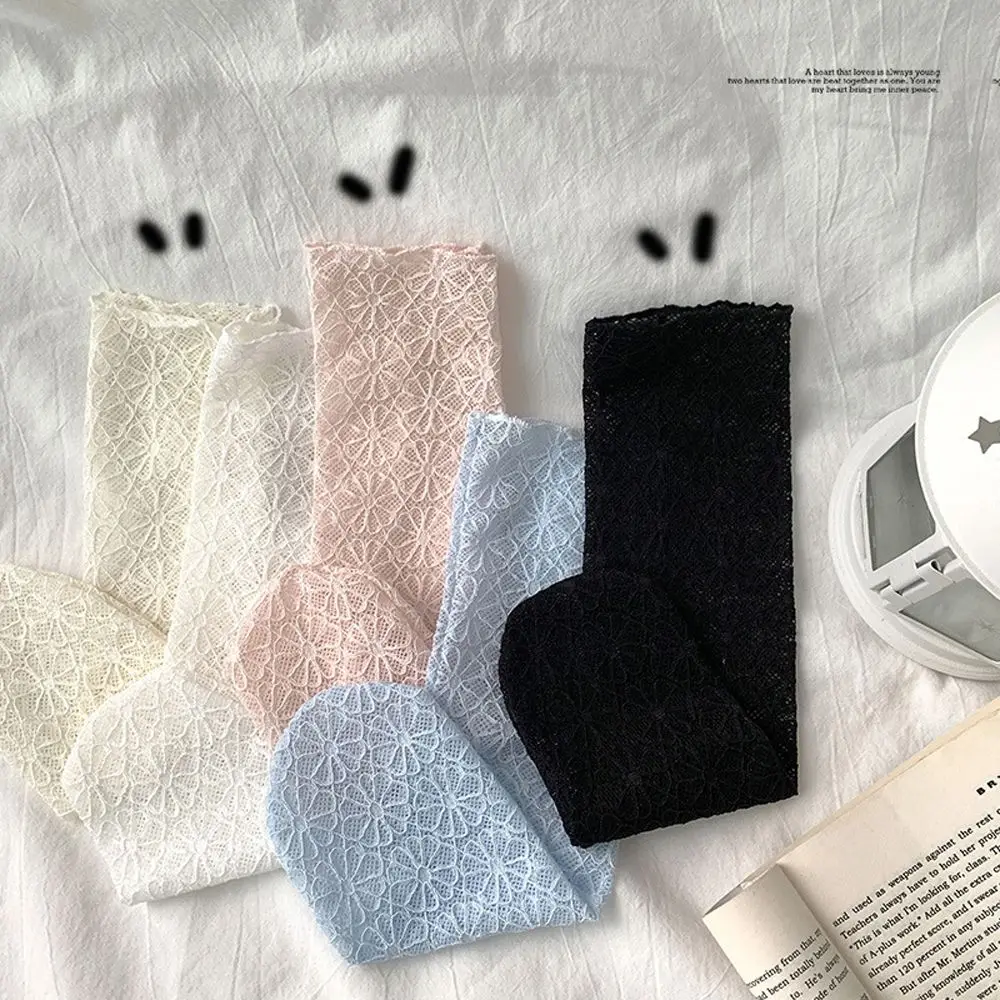 

Women Socks Retro Lace Floral Mesh Lolita Cute Socks Thin Middle Tube Transparent Socks Girl Sweet Breathable Designer Socks