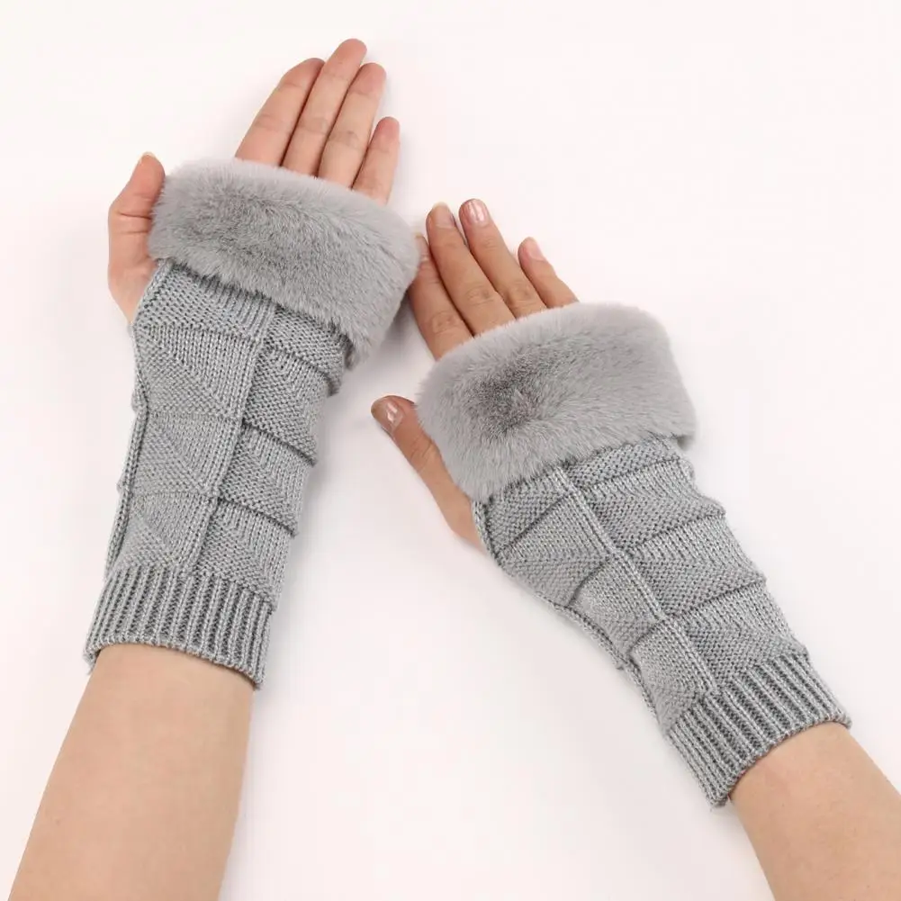 

1 Pair Female Wrist Gloves Triangle Pattern Washable Daily Wear Thicken Knitting Wrist Gloves Women Mittens for Driving