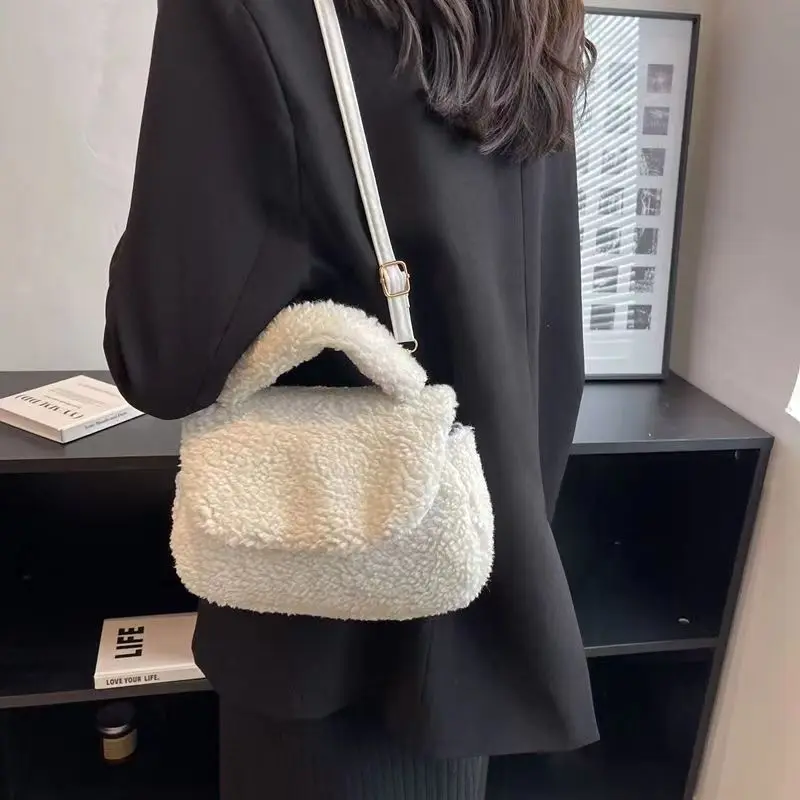 2022 New Fashion soft winter lady crossbody bag women Handbags for Women Plush Female Casual Tote Bag