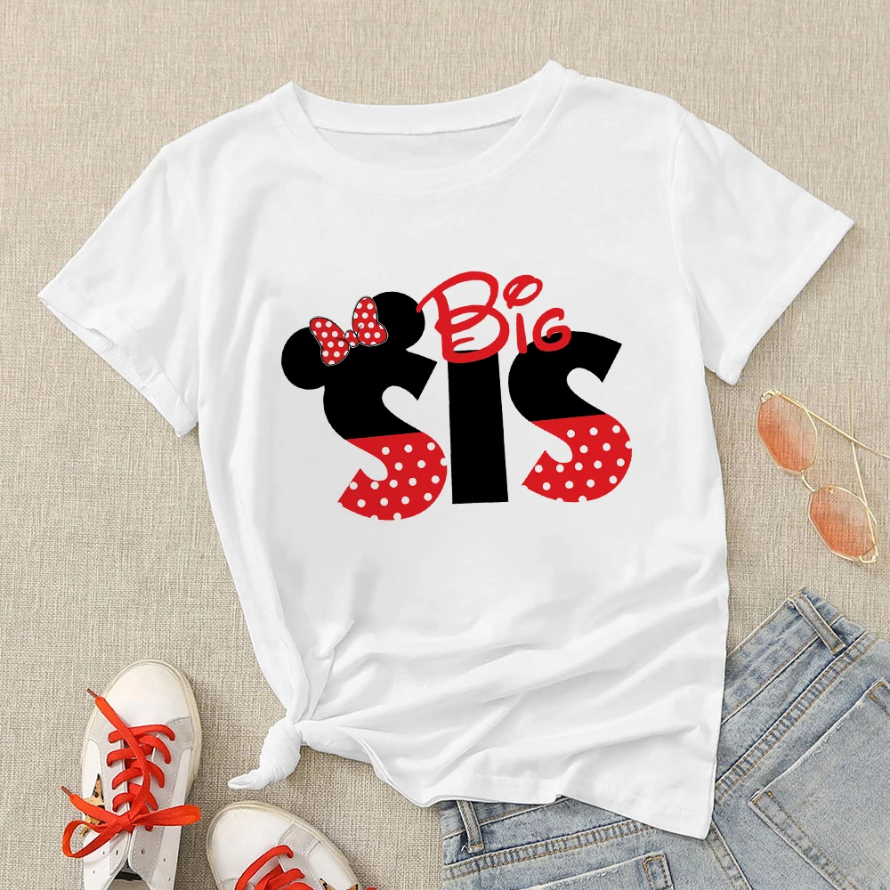 

Футболка женская с принтом Минни Маус и сестер