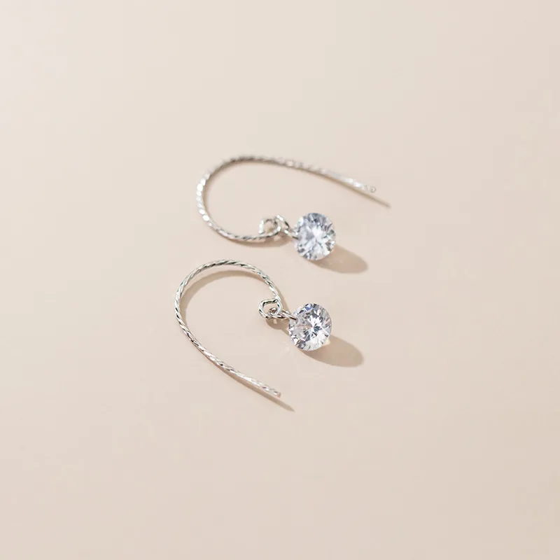 

Женские серьги-гвоздики из серебра 925 пробы с круглым паве