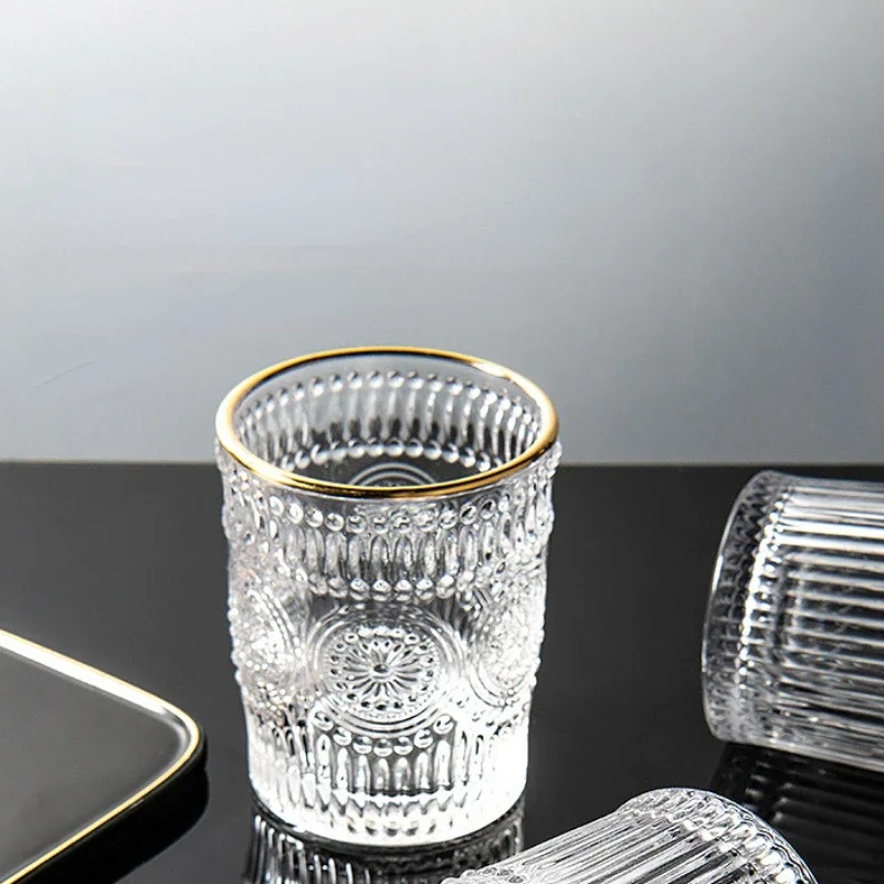 Бутылка для питья 300 мл кухни/дома с золотой каймой подарок рельефная пивная