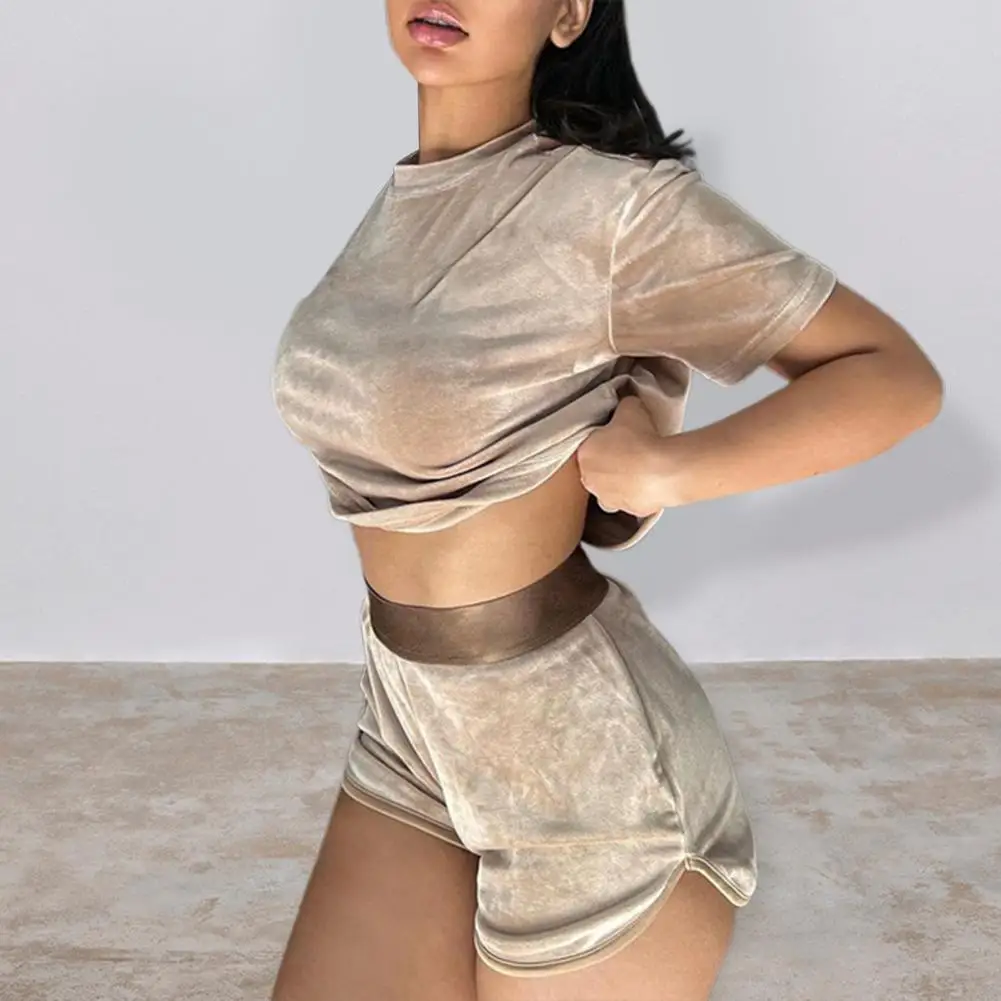 

2 Pcs/Set Women Top Pants Set Solid Color Short Top Smooth Surface Pullover Casual Loose High Waist Loose T-shirt Shorts Set