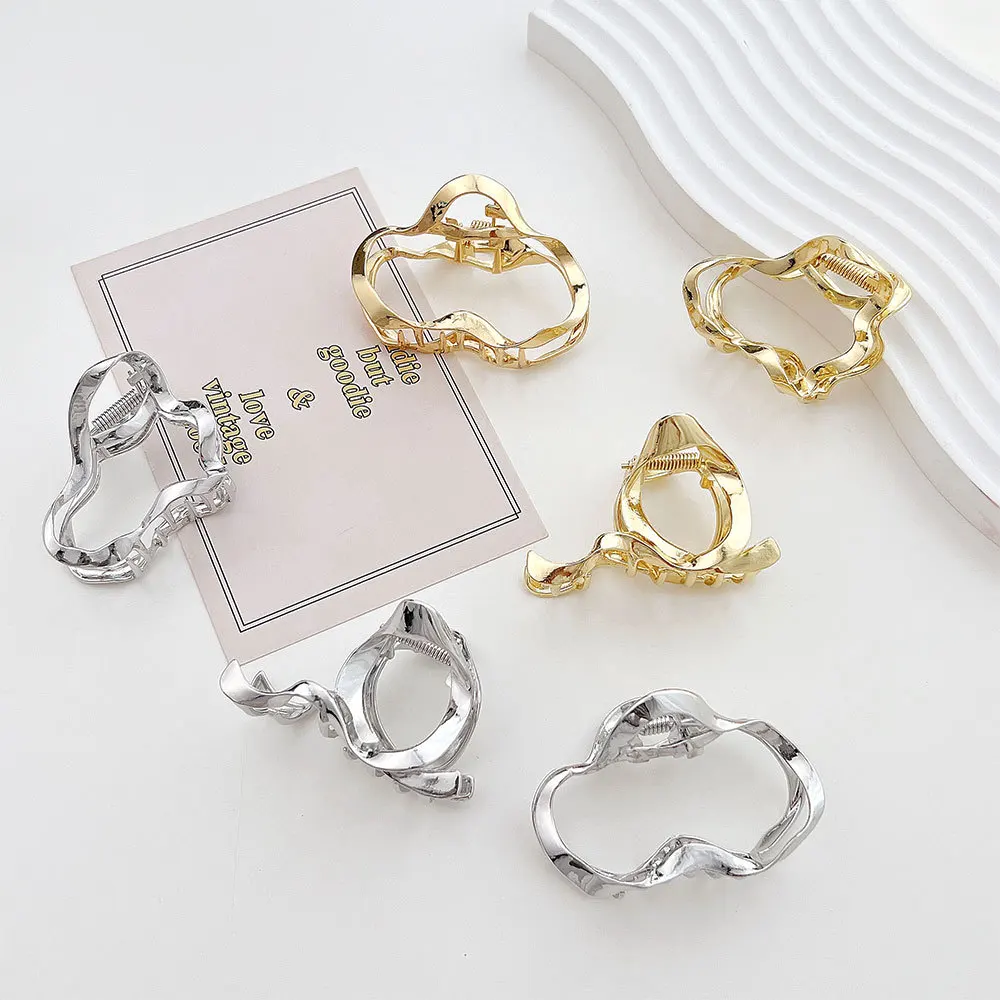 

2023 Ins New Korean Fashion Irregular Geometric Hollow Shaped Hair Claw Clip High-grade Metal Alloy Shark Clip For Woman Girls