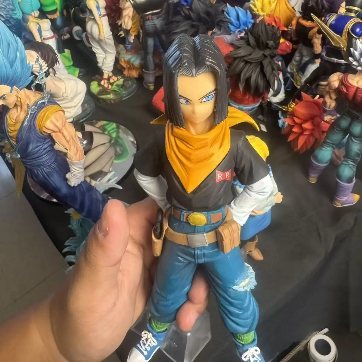 Фото В наличии фигурки Android 17 и Android 18 из аниме Dragon Ball Z, 24 см, коллекционные модели из ПВХ, игрушки для подарков. №5