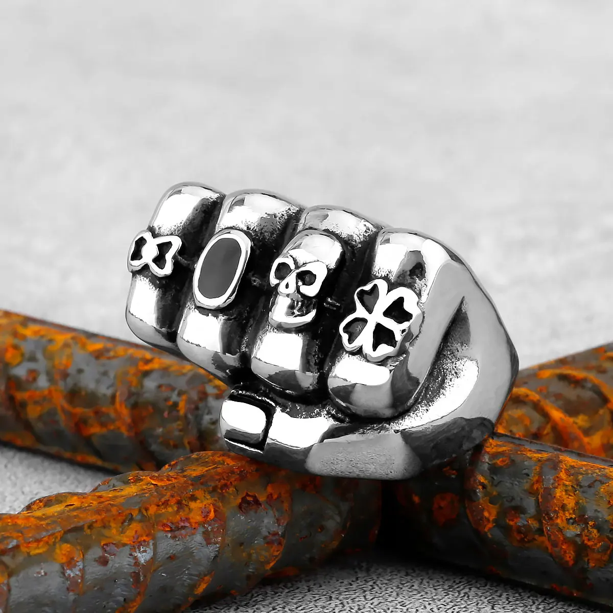 

Fashion Personality Retro Cross Fist Skull Ring Hiphop Rock Stainless Steel Motorcycle Skull Ring Accessories Jewelry Wholesale