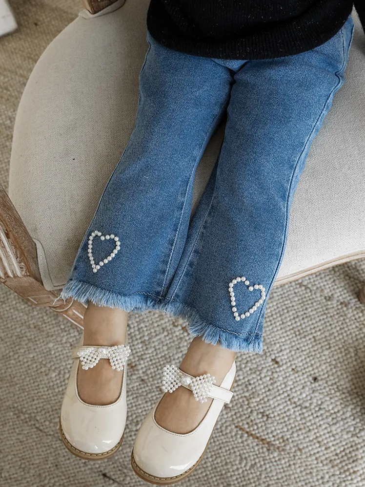 

2023 Kids Girls Spring Autumn Jeans Cotton Denim Patched Love Pearl Pants Stretch Vintage Flared Pants Kids Girls Jeans