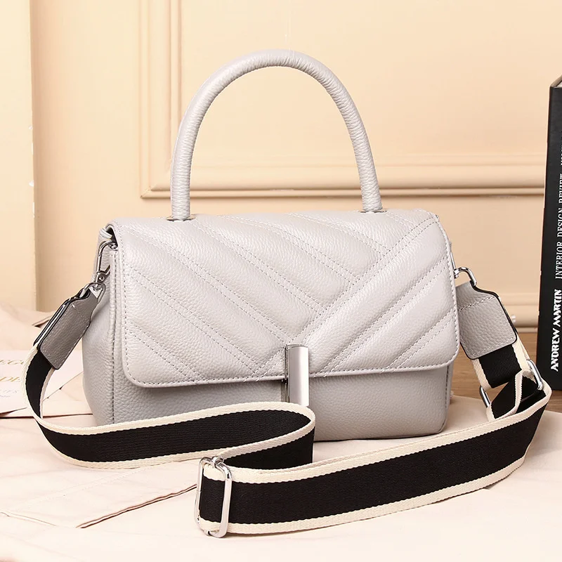 

Высококачественная Роскошная брендовая натуральная Маленькая женская модная маленькая квадратная 2023 женская модная сумка на одно плечо ...