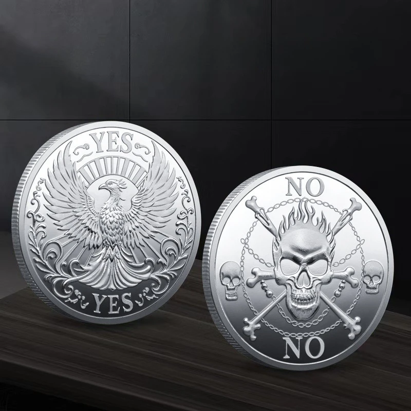 

Позолоченная монета Decision с черепом Феникса