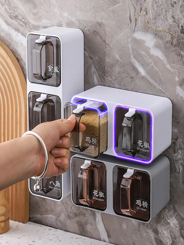 

Wall Mount Spice Rack Seasoning Organizer Box Punch-free Sugar Salt Shaker Seasoning Container Boxes with Spoons Kitchen Gadgets
