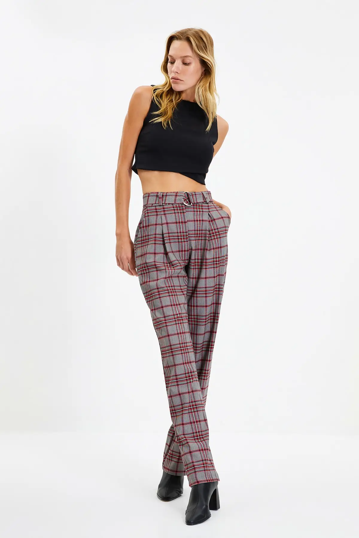

Trendyol Kemerli Pants TWOAW22PL0346