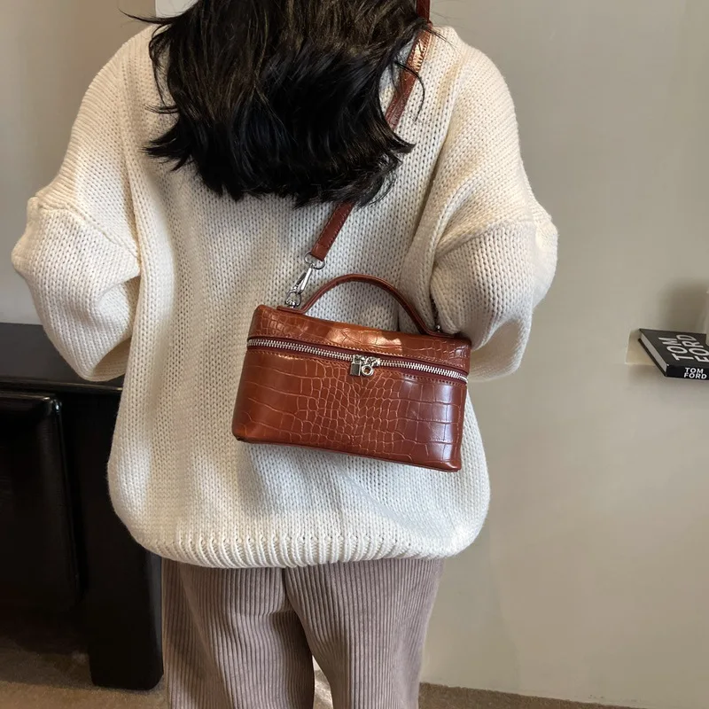 

New Fashion Crocodile Pattern Small Square Bag Retro Trend Single Shoulder Crossbody Bag High Quality Leather Female Handbags