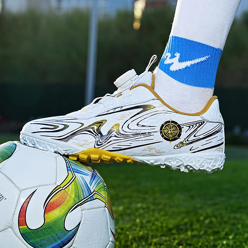 Fashion Knob Light Short Spikes Football Shoes Boy Professional Anti-slip Training Shoes Children Breathable Kids Soccer Shoes