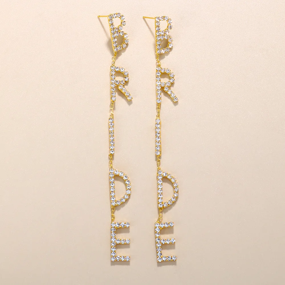 Блестящие женские серьги-подвески с буквами