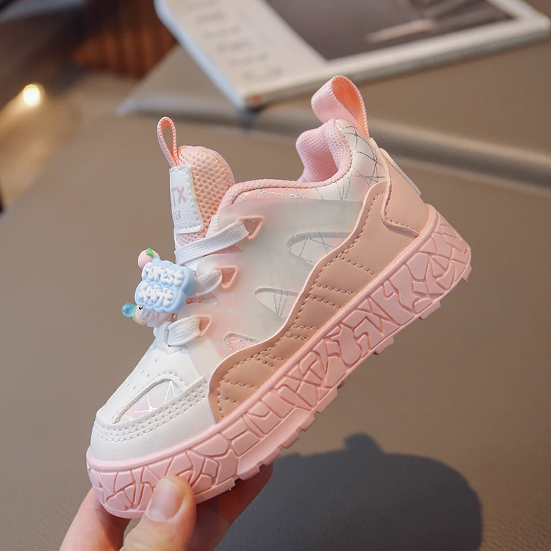 

Новые Классные кроссовки для маленьких девочек, удобная повседневная обувь для маленьких девочек, дизайнерская спортивная обувь для малышей, роскошные брендовые кроссовки