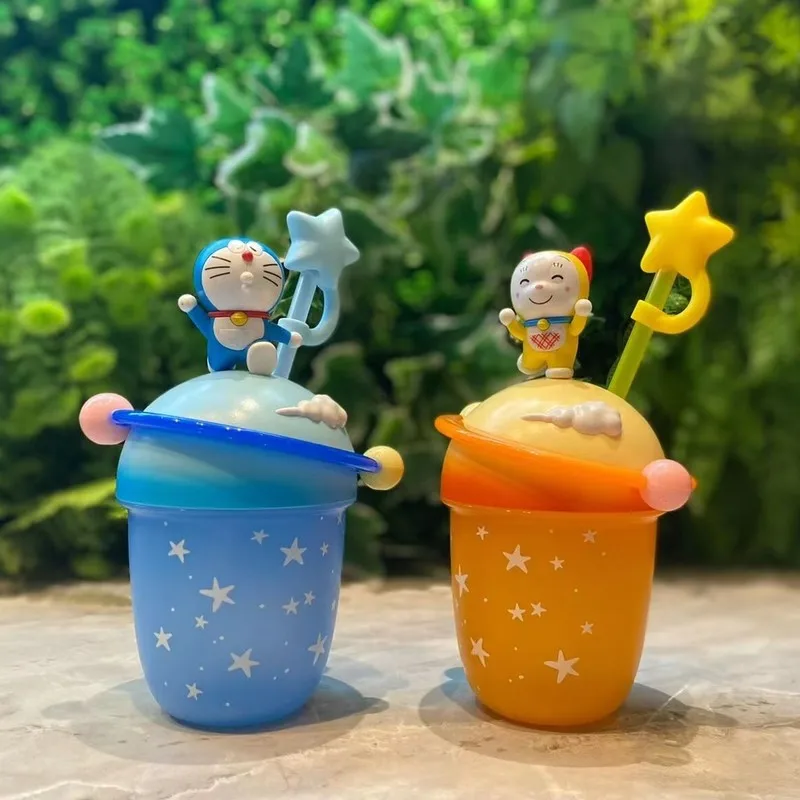 Фото Doraemon меняющая цвет чашка с изображением планеты, мультяшная соломенная чашка, чашка для холодной питьевой воды, кофейная чашка с изображени... №4