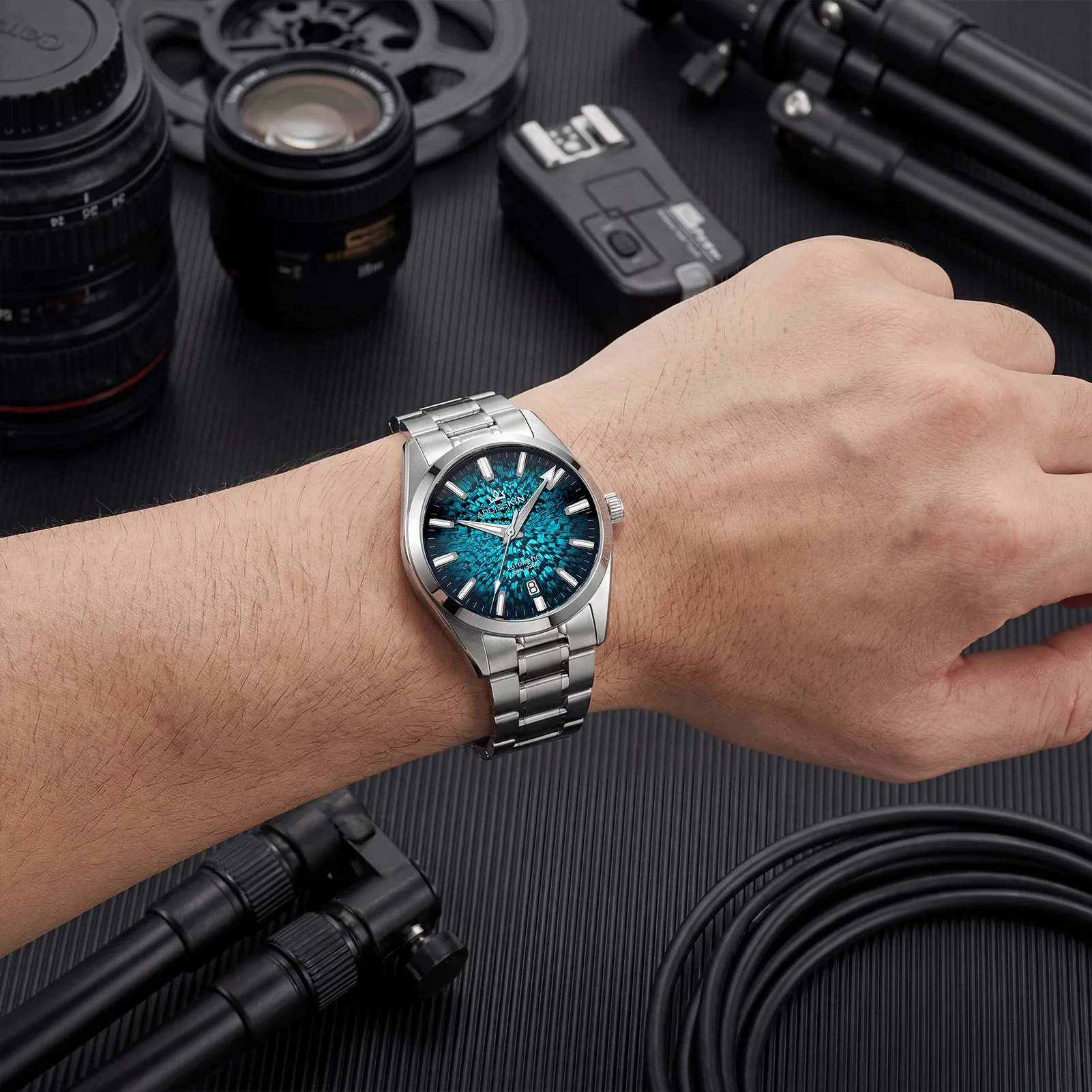 Фото Часы AddiesKin Gradient Diver с механизмом Miyota9015, сапфировым стеклом, автоматические, из нержавеющей стали, с суперлюминесцентным покрытием BGW9, модель K003, новые. №5