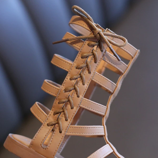 Недорогие новые сандалии для девочек летняя модная однотонная детская обувь в