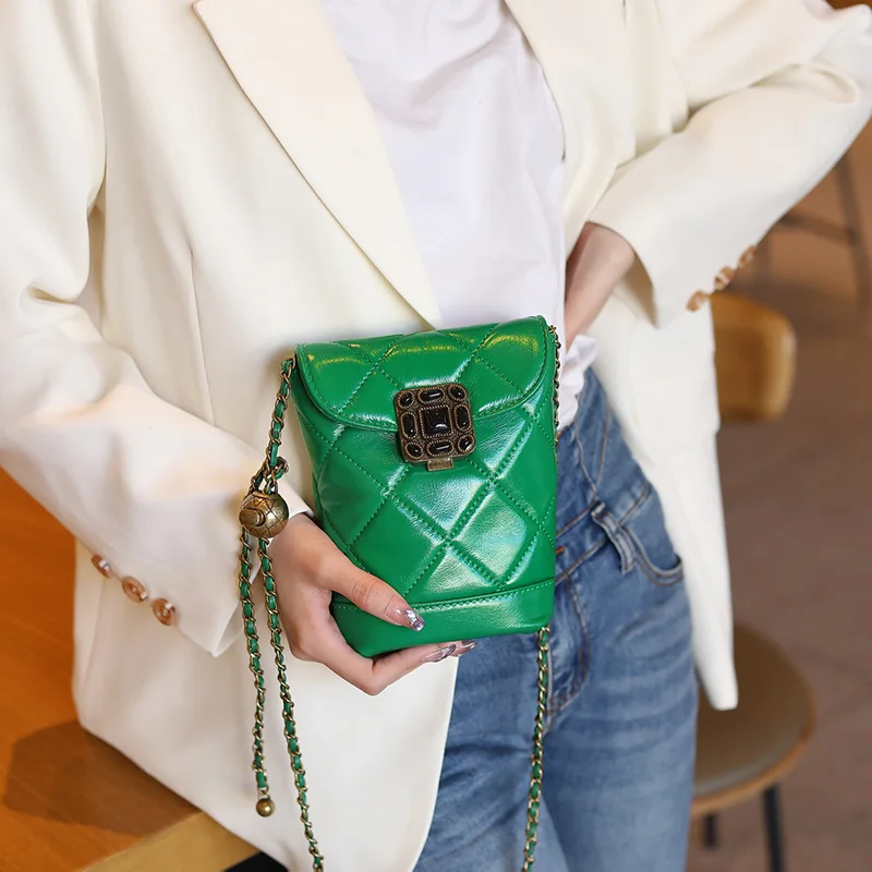 

2022 New Fashion First Layer Leather Chain Mobile Phone Bag Diamond Gem Small Golden Ball Shoulder Calfskin Women's Bags