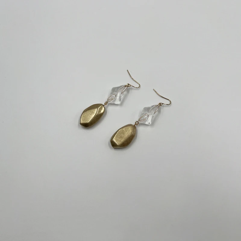 Серьги-подвески в готическом стиле с бусинами из полимера и CCB