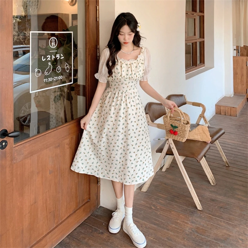 

Women's Floral Puff Short Sleeve Ruched A Line Dress Square Neck Ruffle Dresses