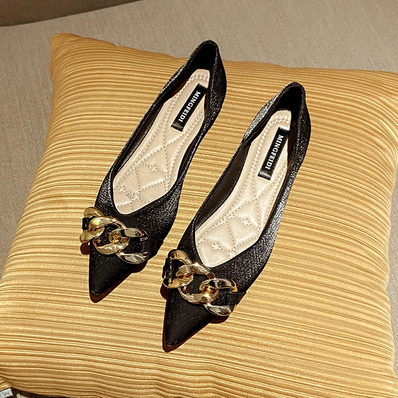 Женские туфли на плоской подошве черные повседневные однотонные с острым носком