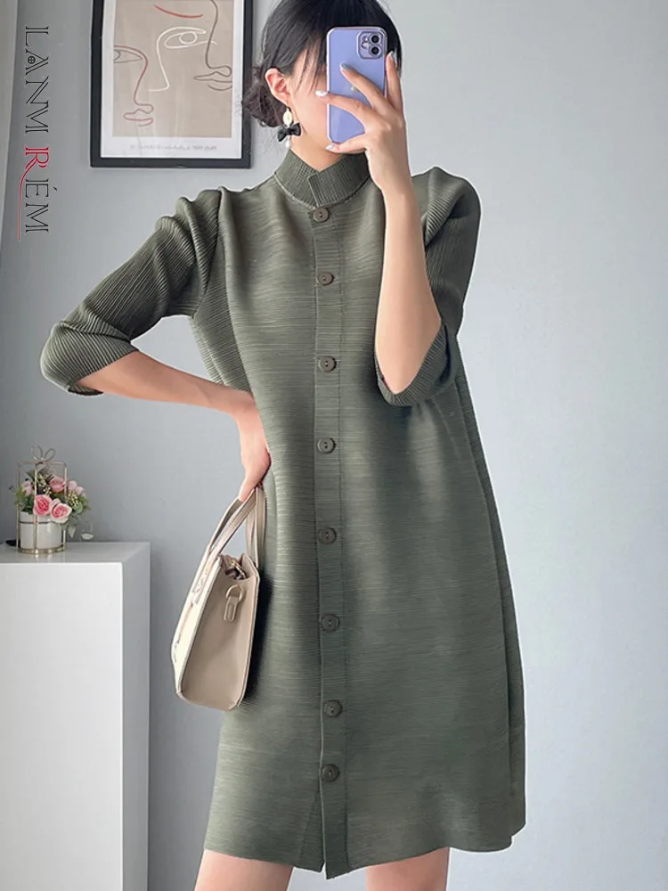 

LANMREM Pleated Thin Trench For Women Stand Collar Solid Color Single Breasted Loose Casual Coat Female Retro Clothing 2R4292