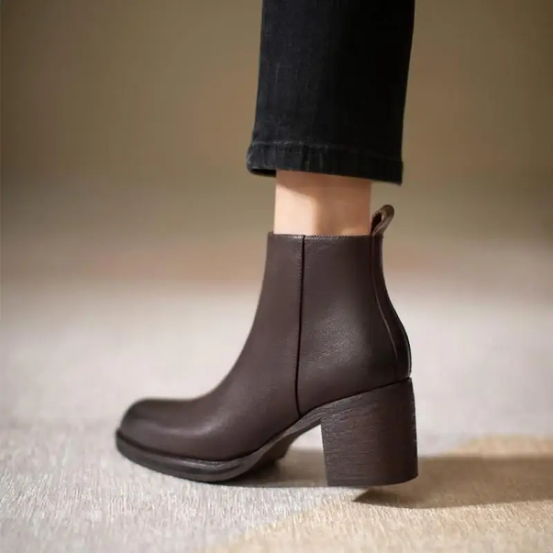 

2021 Winter New Female Boots Thick Heel Round Toe Plus Velvet Thick Bottom Martin Boots Leather French Short Boots