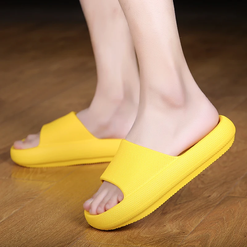Slippers Women Fashion Soft Sole EVA Indoor Slides Thick Platform Bathroom Home Woman Sandals 2022 Summer Non-slip Flip Flops