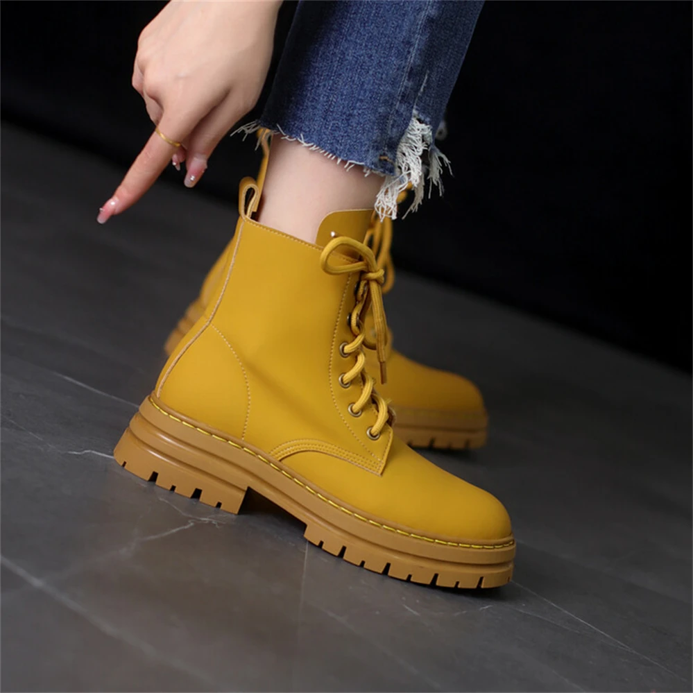 

New thick soled Martin boots women's round head autumn and winter lace up motorcycle boots fashion desert boots