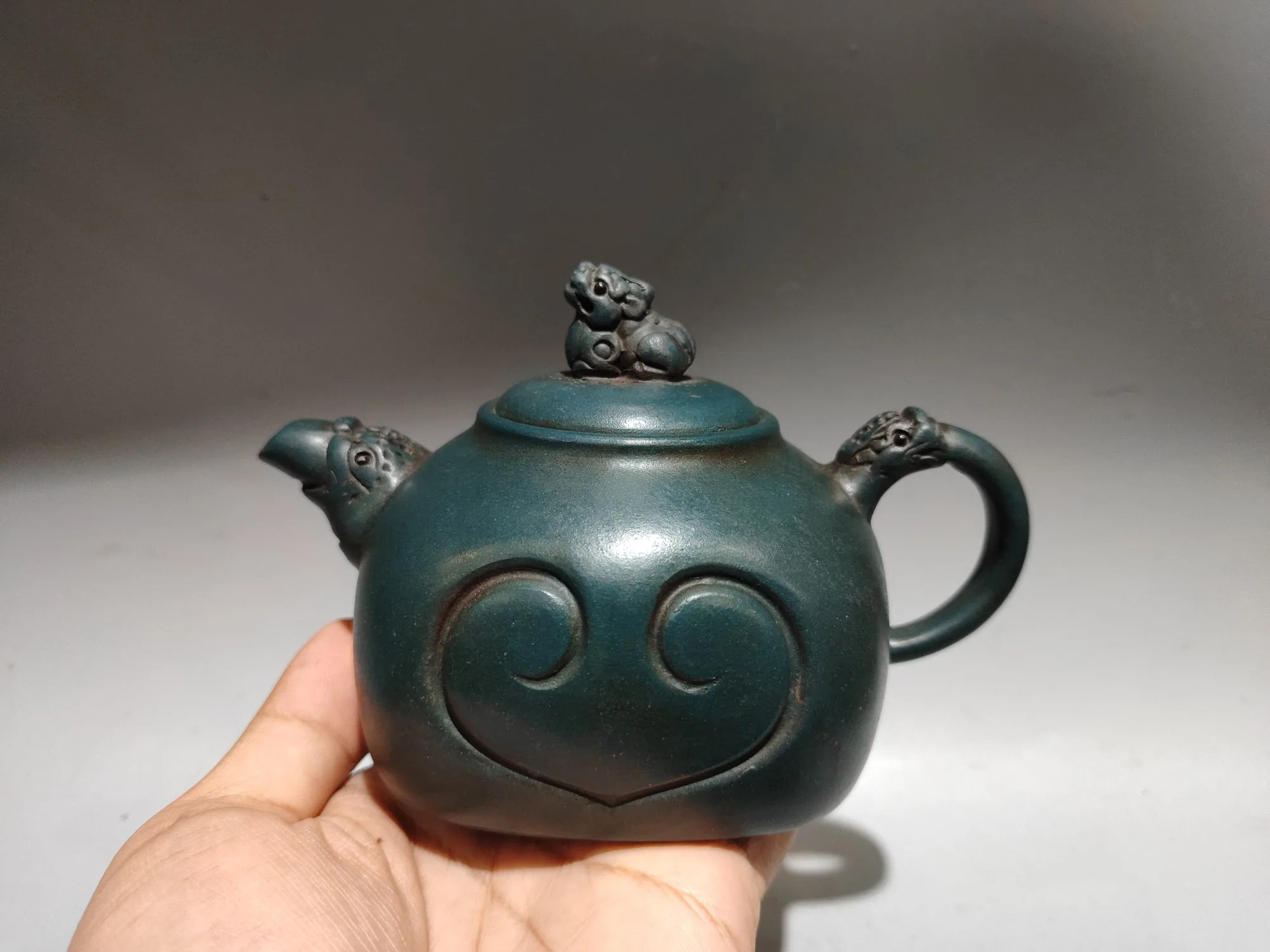 

Фиолетовый глиняный чайник Pixiu SIYAO