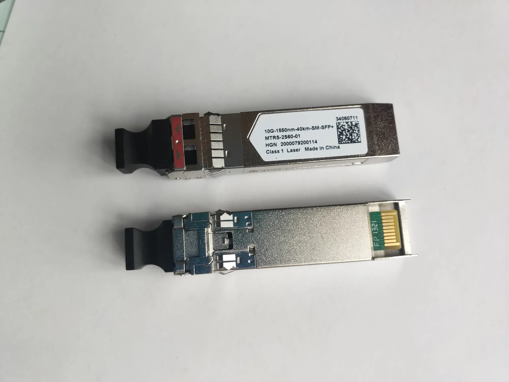 Фото SFP+ CDR Transmission 10 ГБ 40 км 1550 нм Оптический трансивер MTRS-2560-01 34060711   OSX04N04 SFP 10G 40KM LC SM №1