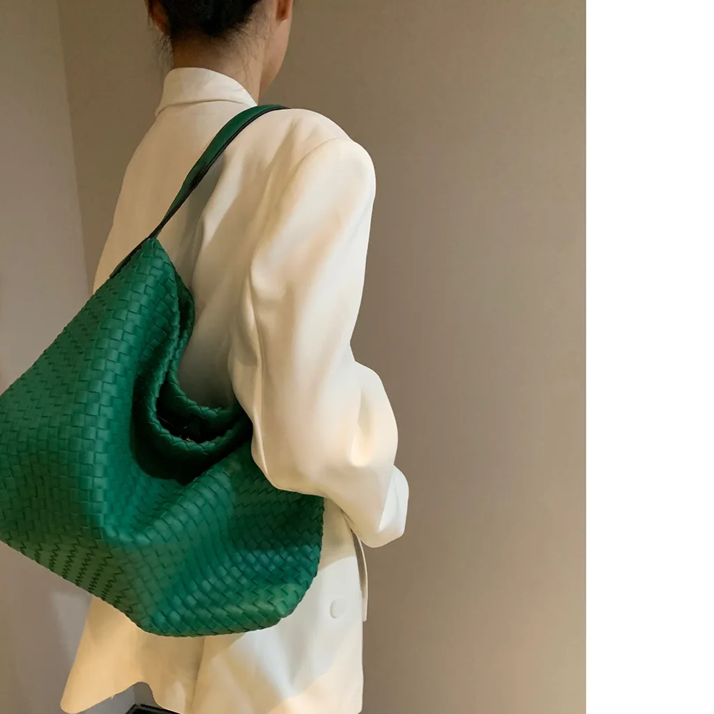 Senior sense of woven women's bags new large capacity retro bags Europe and the United States wind trend armpit bag