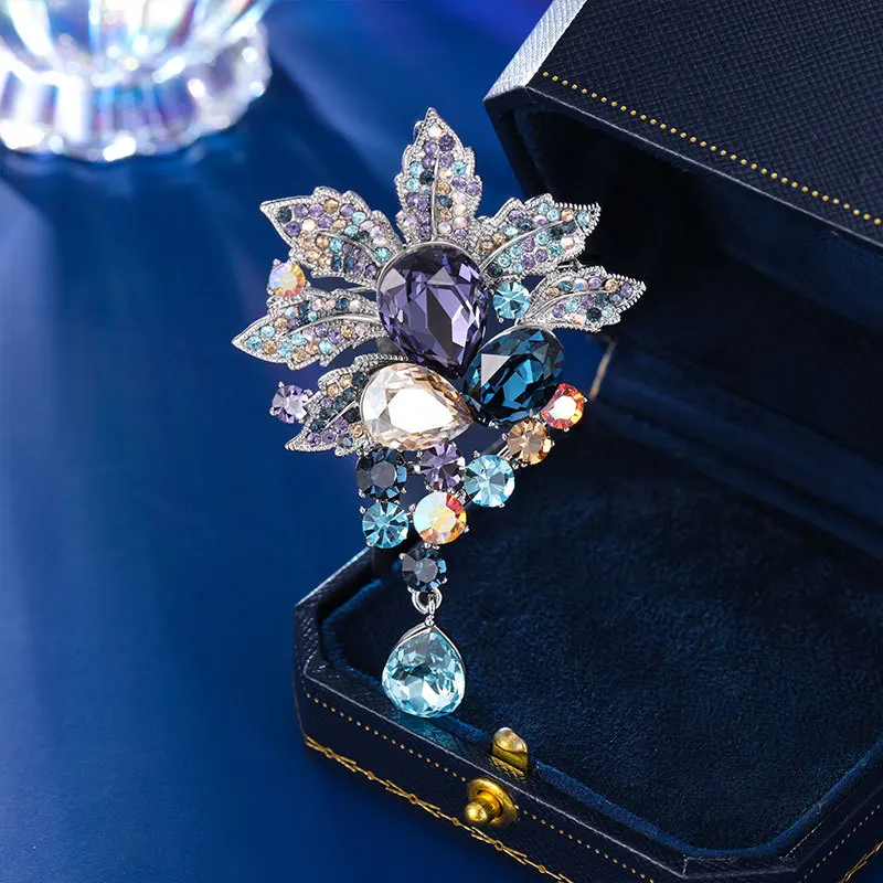 Роскошный кристалл кубический оксид циркония брошь элегантный бюстгальтер
