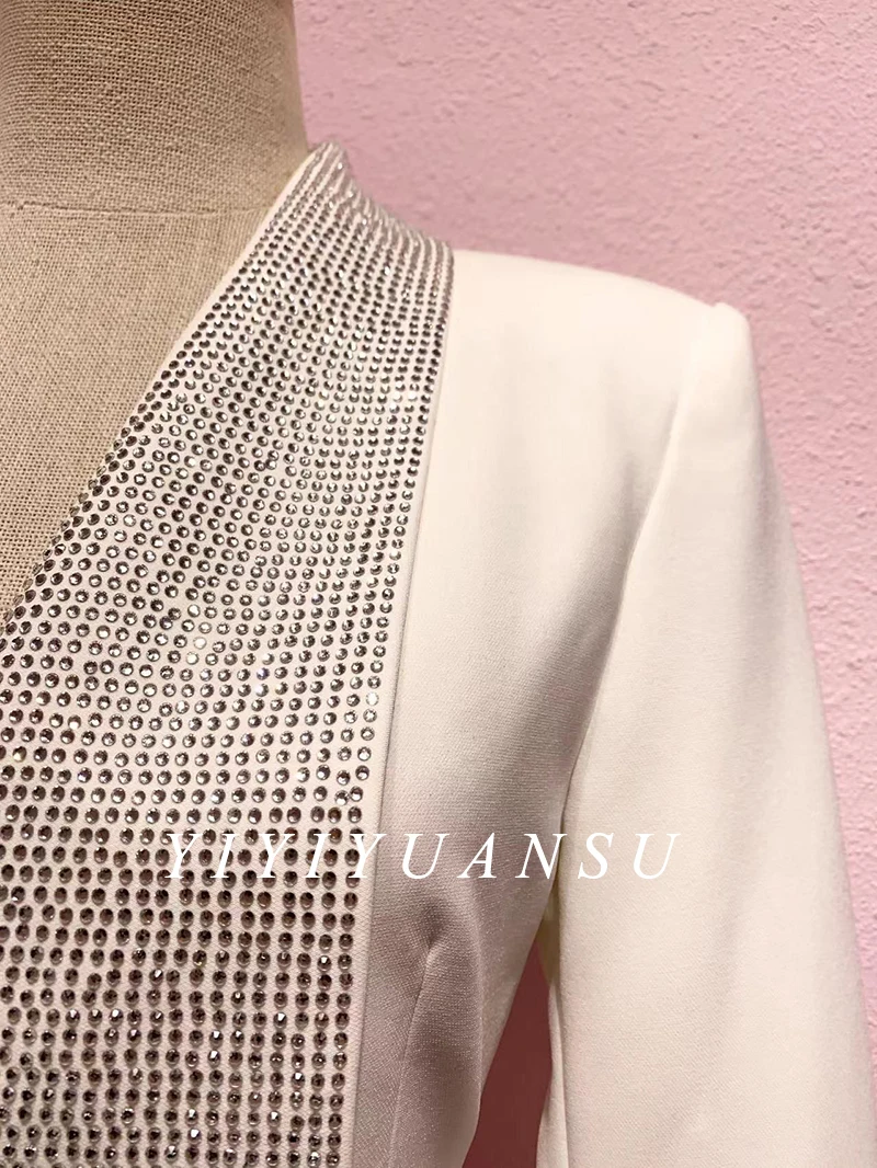 High-End Custom Lapel Rhinestone Slim Fit Slim Waist Feather Drill Buckle Suit Coat Women 2023 Spring New White Blazer Jacket
