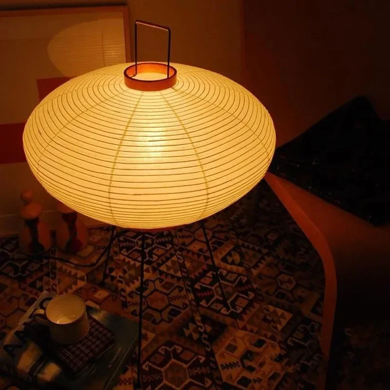 Фото Напольная лампа Wabi Sabi Noguchi Akari из японской рисовой бумаги для спальни, гостиной, прикроватной зоны, декора дома, винтажная, стоячая №1