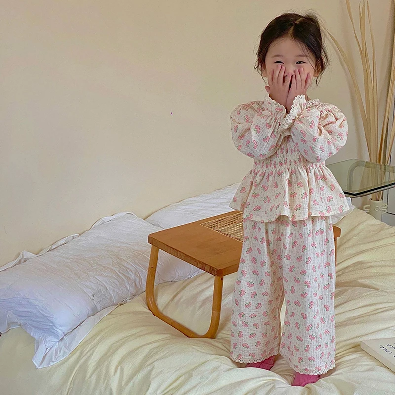 

Spring Autumn Girls 2 Pcs Set Baby Blouse + Pants Kids Nightwear Children Home Clothes Floral Print Pleated Wide Leg 1-6Y