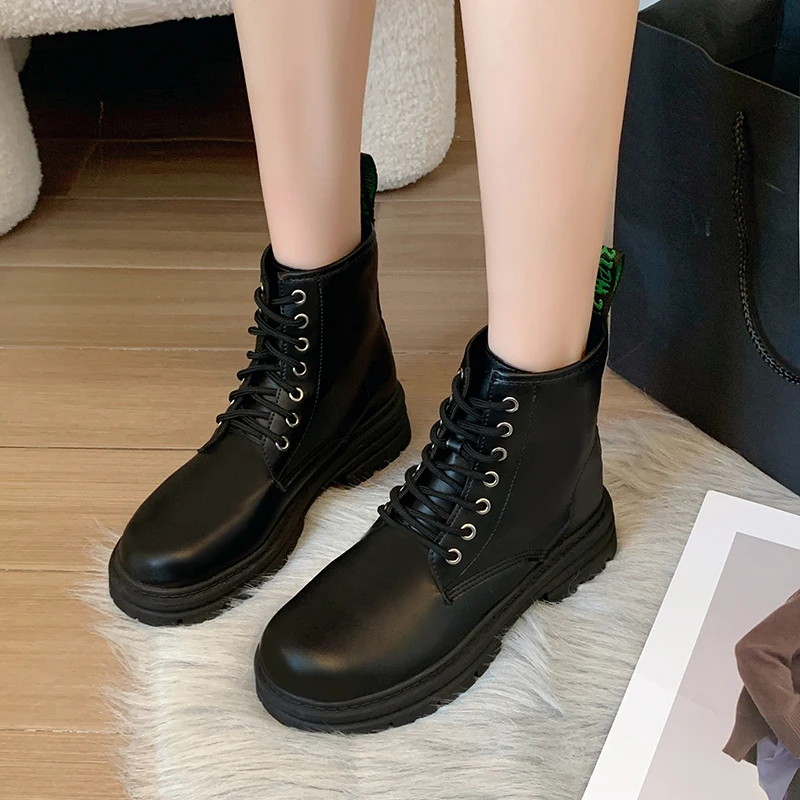 

Белые ботильоны на шнуровке, роскошные дизайнерские ботинки с круглым носком, женские осенние резиновые ботильоны на среднем каблуке, модная обувь для рок-покроя из 2022 хлопка