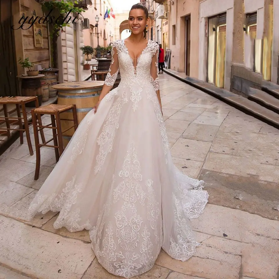 

2022 Sexy V-neck Appliques Tulle Wedding Dress Backless Three Quarter Princess Lace Up Bridal Gown Court Train Vestido De Noiva